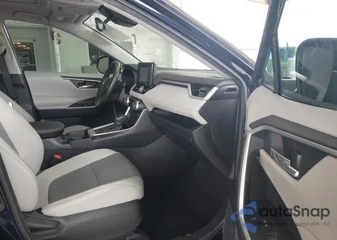 2021 Toyota Rav4 Xle Premium z USA, uszkodzony, nr VIN 2T3C1RFVXMW171339